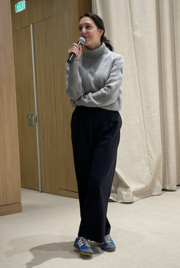 marine-serre-marpi Photo de Marine Serre, fondatrice de Marpi, en train de pitcher