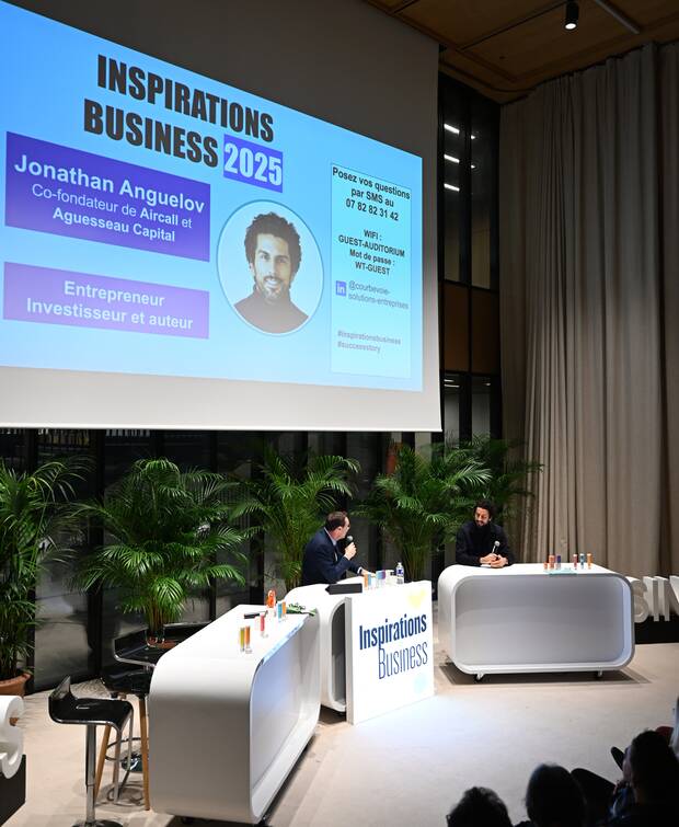 jonathan-anguelov-inspirations-business-courbevoie-2 Photo de Jonathan Anguelov et de la scène lors de la soirée Inspirations Business 2025 à Courbevoie