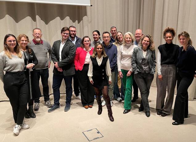 Pitch-Crea-courbevoie-2025 Photo des lauréates et des mentors du programme d'incubation Pitch'Créa 2025