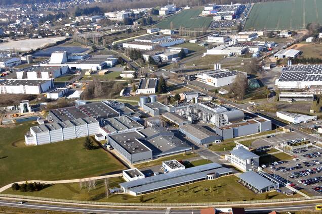 Vue aérienne du site des Laboratoires Expanscience à Epernon